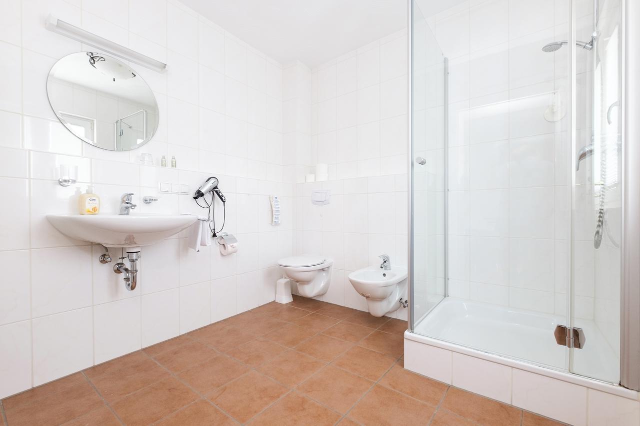 Hotel Garni Jacobs Бонн Екстер'єр фото