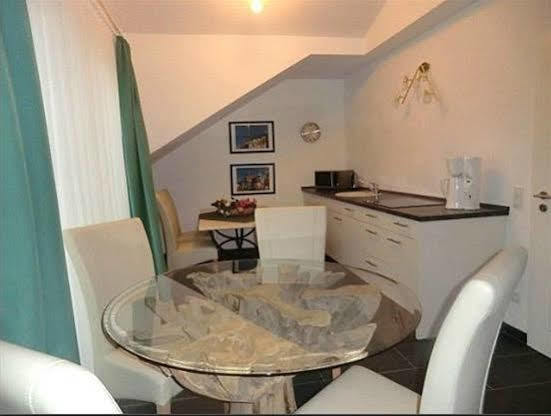 Hotel Garni Jacobs Бонн Екстер'єр фото