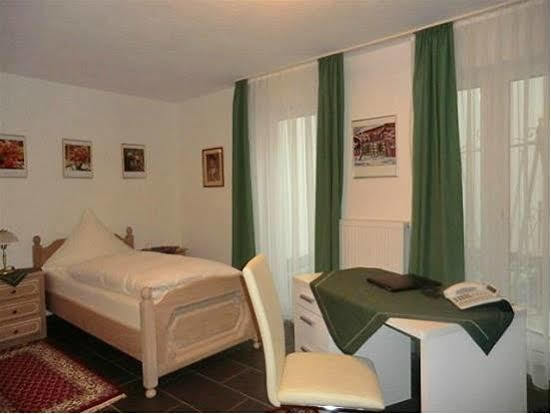 Hotel Garni Jacobs Бонн Екстер'єр фото